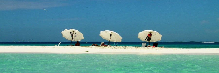 Seamless Island Getaway: Full Los Roques All Inclusive Package (3D/2N)