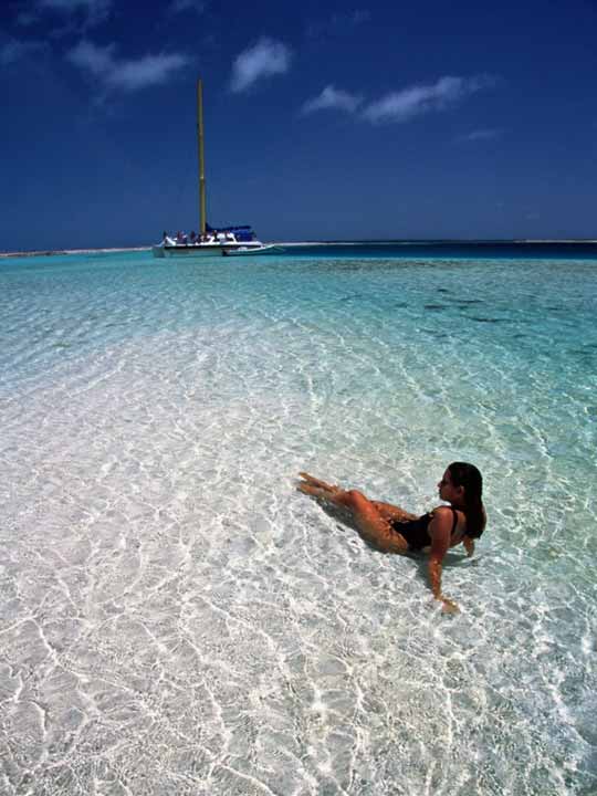Seamless Island Getaway: Full Los Roques All Inclusive Package (3D/2N) - Image 3